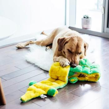 Outward Hound Squeaker Matz Alligator Plush Dog Toy with Squeaker 76cm - buy, prices for MasterZoo - photo 8