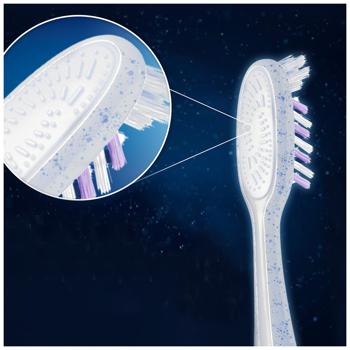 Зубная щетка Oral-B Pro-Expert Extra Clean средняя - купить, цены на КОСМОС - фото 6