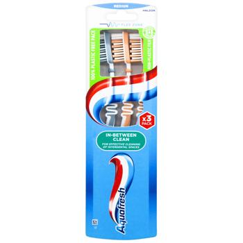 Зубная щетка Aquafresh In Between Clean средняя 2+1 3шт - купить, цены на - фото 3