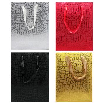 Пакет подарунковий паперовий 18*23,5*8см - купити, ціни на КОСМОС - фото 1