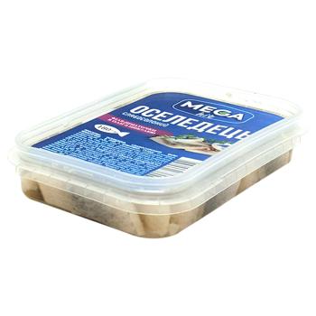 Сельдь Mega hit филе-кусочки слабосоленая в масле с луком 180г - купить, цены на Чудо Маркет - фото 1