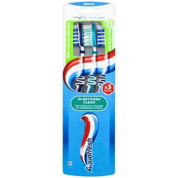 Зубная щетка Aquafresh In Between Clean средняя 2+1 3шт - купить, цены на - фото 2