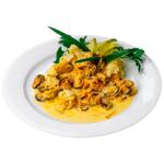 Мидии с овощами в сливочном соусе