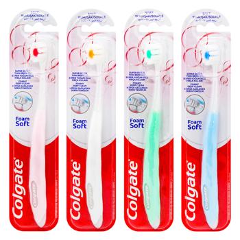 Зубна щітка Colgate Cushion Clean м'яка - купити, ціни на Auchan - фото 1