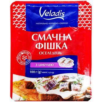 Сельдь Veladis Вкусная фишка филе-кусочки с луком в масле 100г - купить, цены на Эпицентр FOOD - фото 1