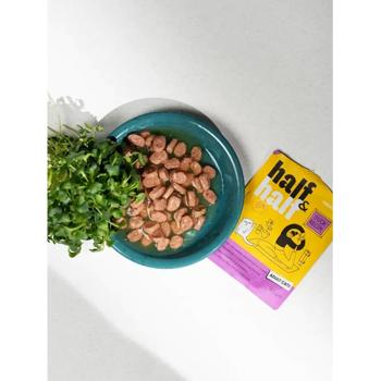 Упаковка вологого корму для котів Half&Half Adult 22 шт х 100 г - качка - купити, ціни на MasterZoo - фото 4