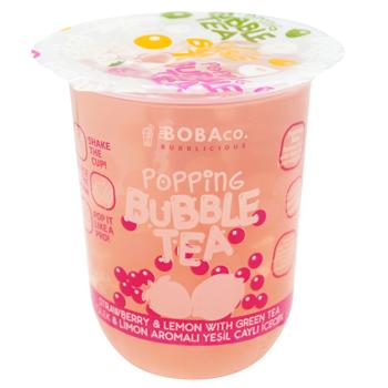 Напиток The Boba Co со вкусом клубники и лимона с зеленым чаем 0,33л - купить, цены на КОСМОС - фото 1