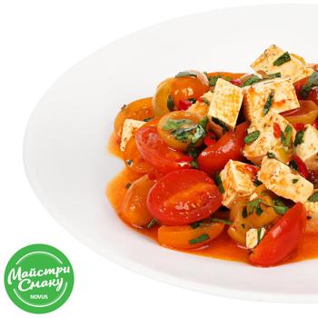 Салат з тофу та томатами - купити, ціни на NOVUS - фото 1