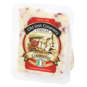 Сыр Old Irish Creamery Чеддер с клюквой 50% 150г