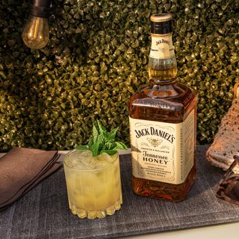 Jack Daniels Jennessee Honey Whiskey 35% 0.7l - buy, prices for METRO - photo 5