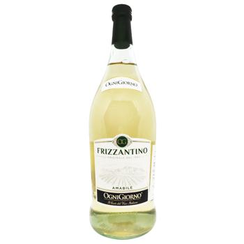 Вино игристое Ogni Giorno Frizzantino белое полусладкое 7,5% 1,5л - купить, цены на КОСМОС - фото 2