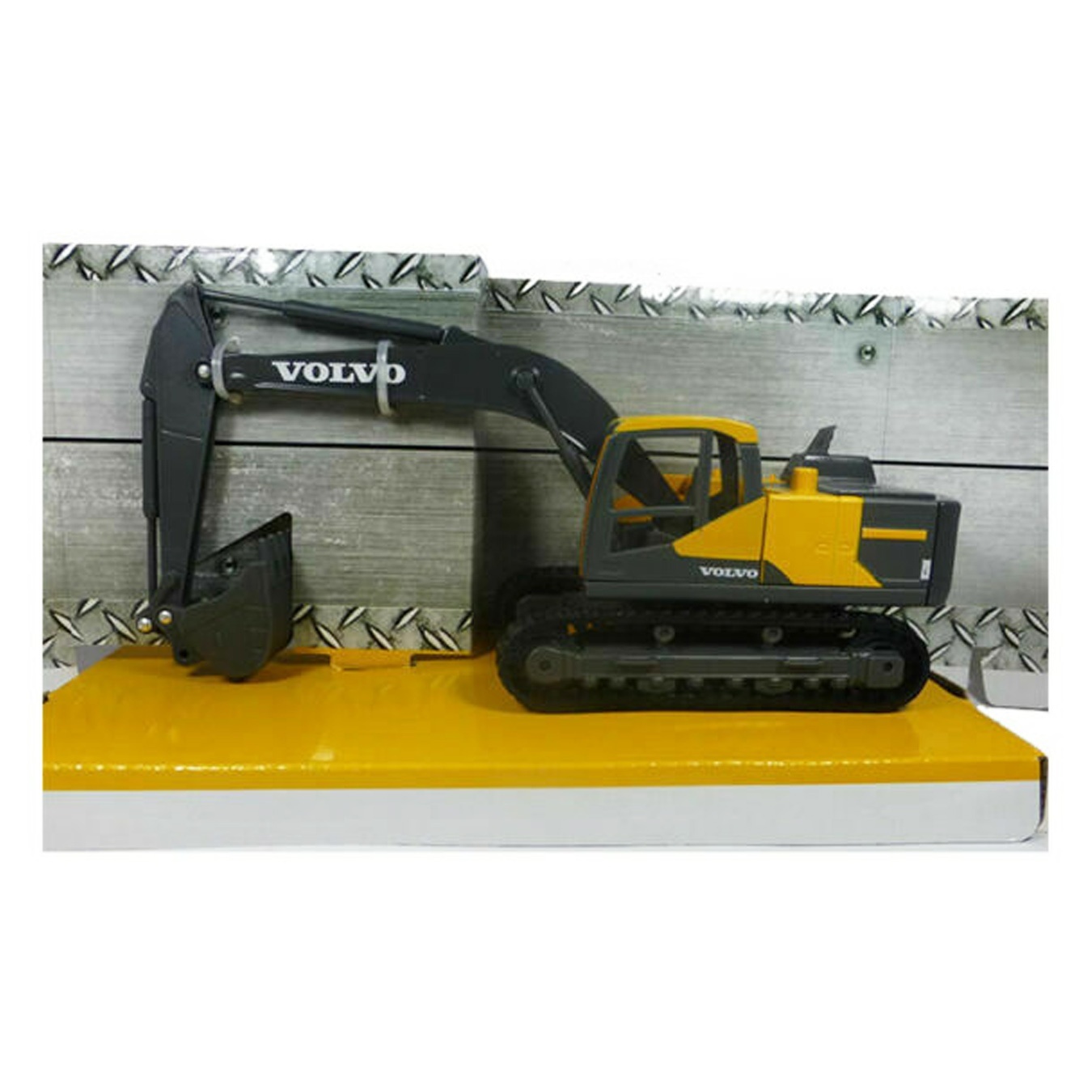 

Игрушка Bburago Construction Volvo EC220E Экскаватор