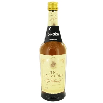 Кальвадос Auchan Pere Chanau Fine Calvados 40% 0,7л - купить, цены на - фото 1