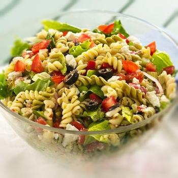 Греческий салат с макаронами - Image