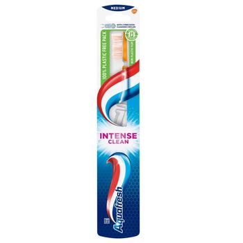 Зубная щетка Aquafresh Интенсивное очищение средней жесткости - купить, цены на МегаМаркет - фото 1