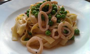 Легкий салат із кальмарами - Image