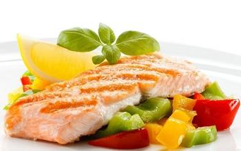 Лососевий рулет із сиром "Філадельфія" і овочами - Image